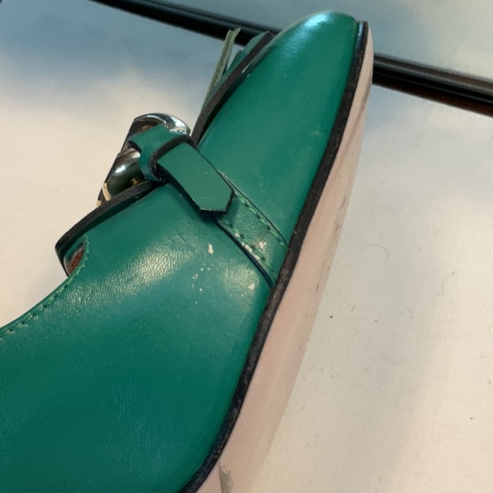 Muse Green Leather Heels with Gold Chain Detail - Picture 10 of 11